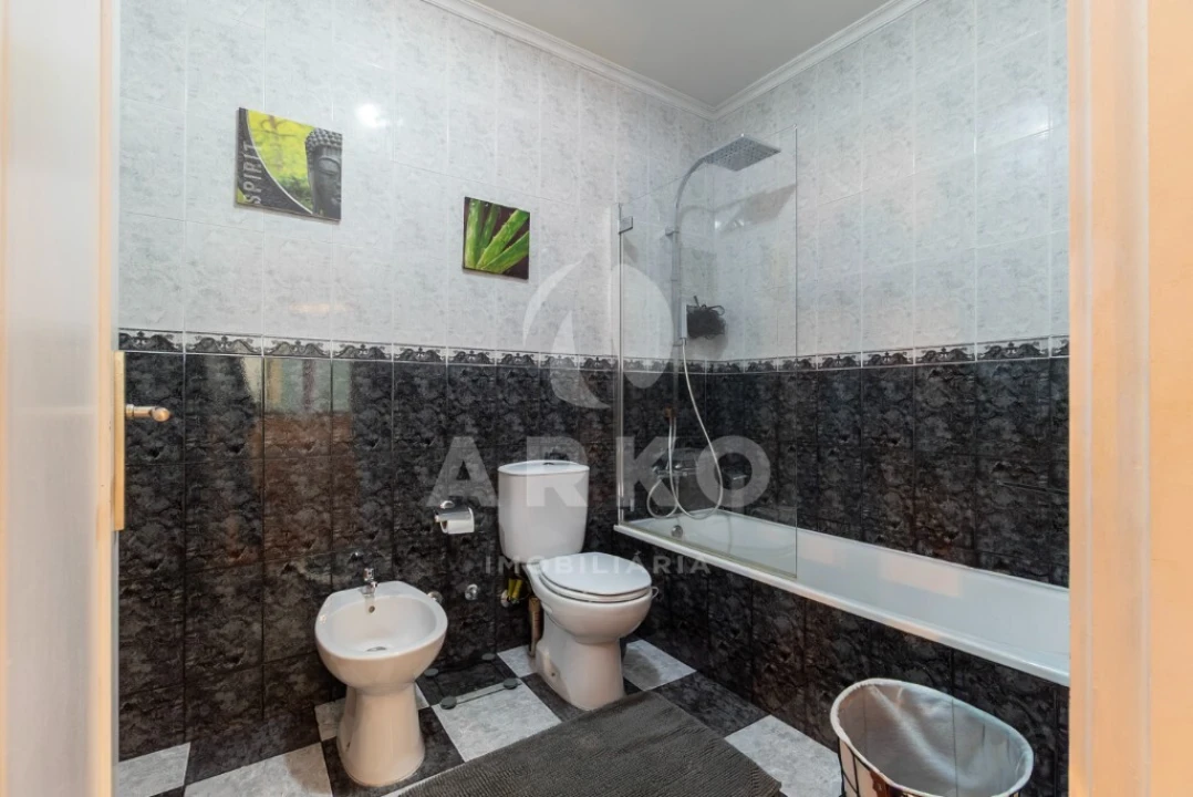 Apartamento T2 para Venda em Fânzeres e São Pedro da Cova Foto 12