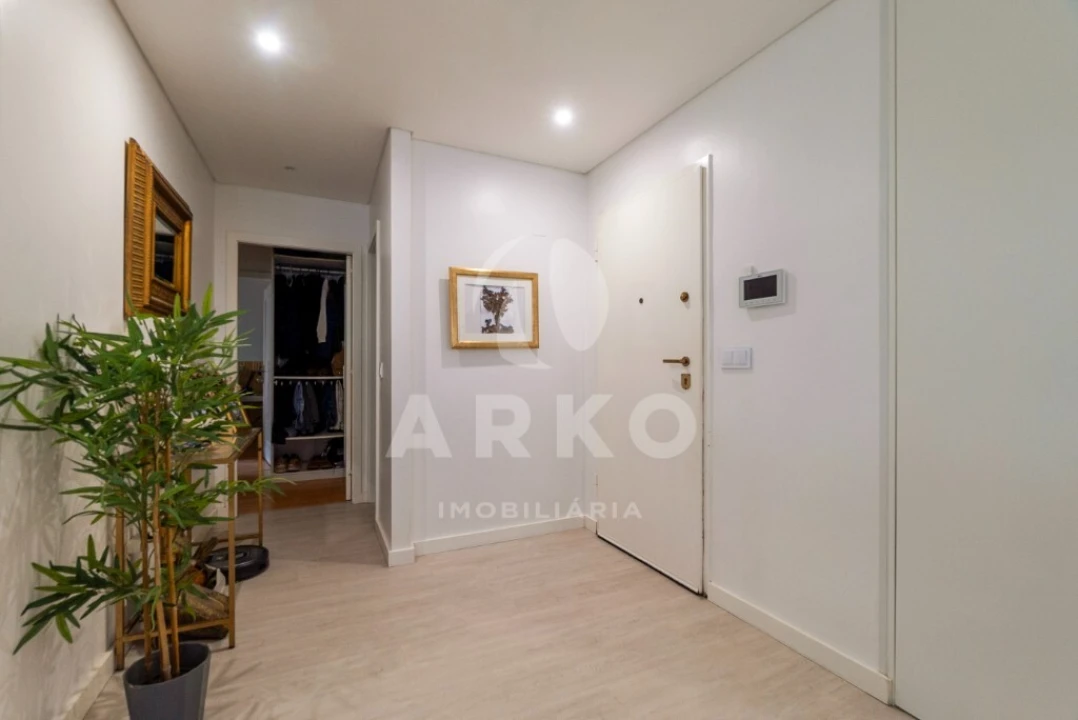 Apartamento T2 para Venda em Fânzeres e São Pedro da Cova Foto 2