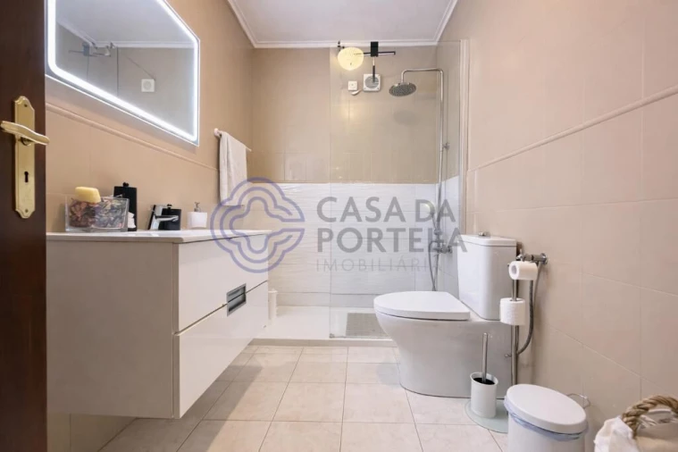 Apartamento T2 para Venda em Santa Maria da Feira, Travanca, Sanfins e Espargo Foto 8