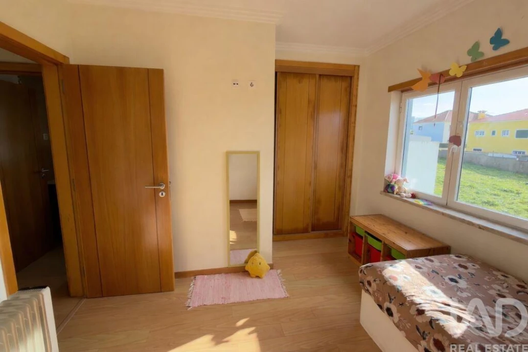 Moradia T4 para Venda em Santo Isidoro Foto 15