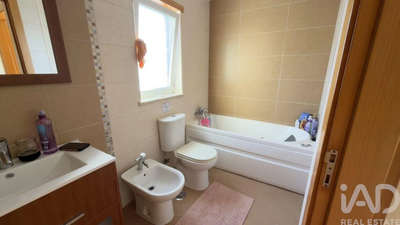 Moradia T4 para Venda em Santo Isidoro Foto 17