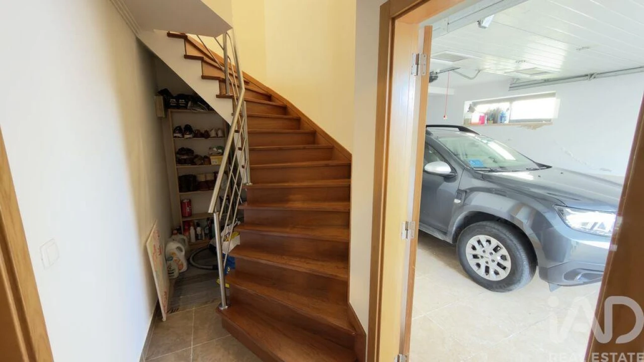 Moradia T4 para Venda em Santo Isidoro Foto 24