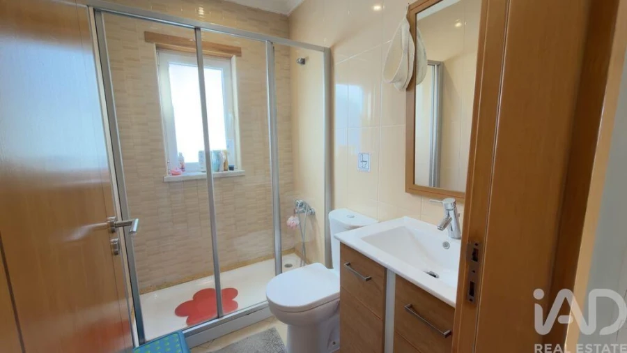 Moradia T4 para Venda em Santo Isidoro Foto 12