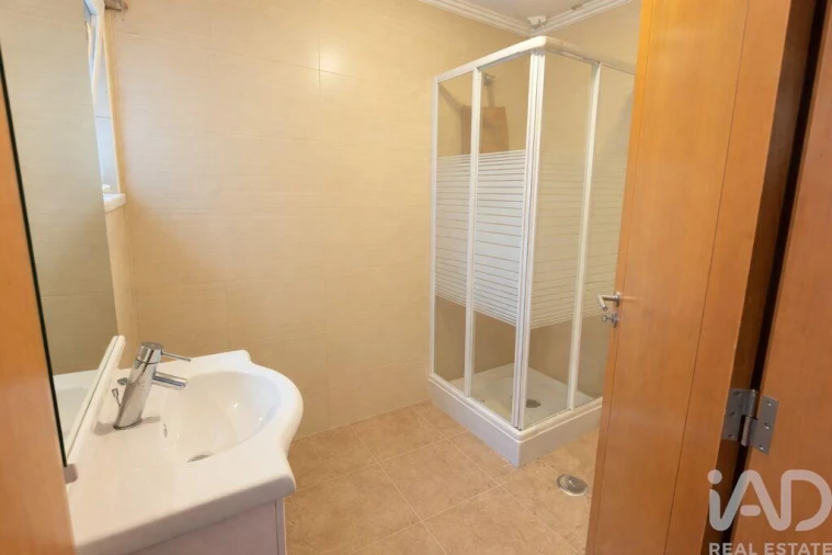 Moradia T4 para Venda em Santo Isidoro Foto 29