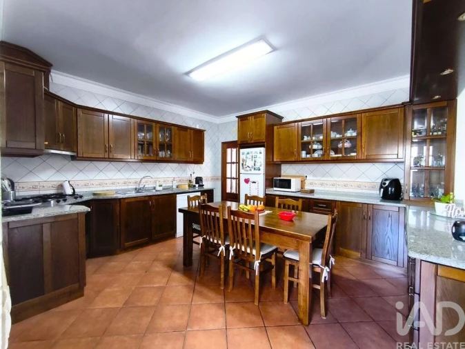 Moradia T3 para Venda em Lamas Foto 8