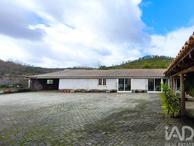 Moradia T3 para Venda em Lamas Foto 31