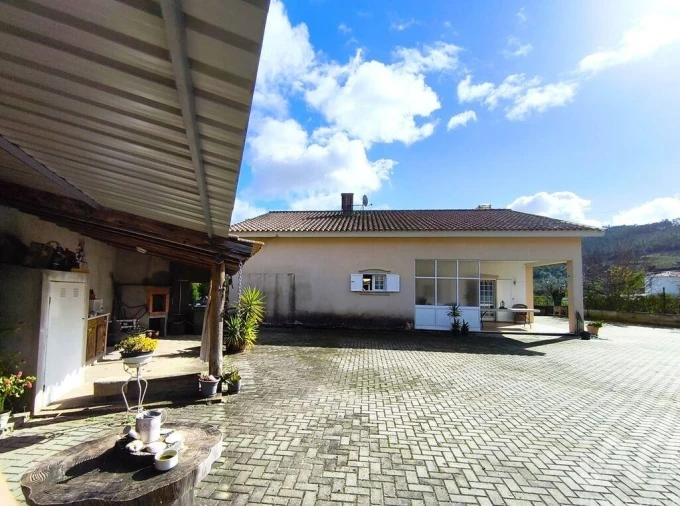 Moradia T3 para Venda em Lamas Foto 29