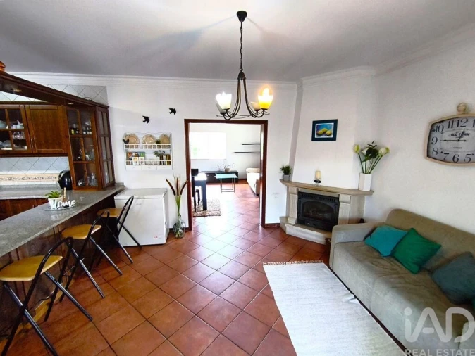 Moradia T3 para Venda em Lamas Foto 12