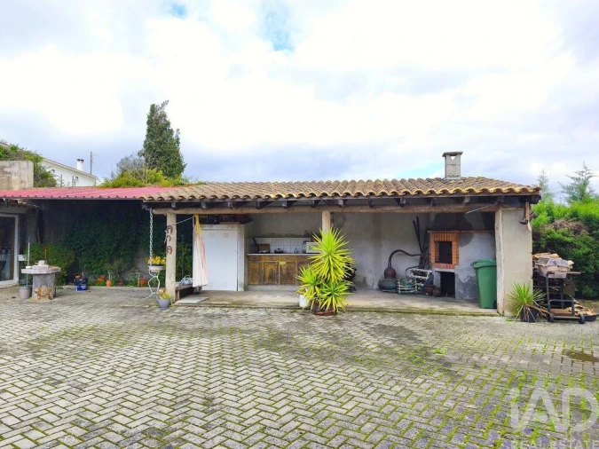 Moradia T3 para Venda em Lamas Foto 33