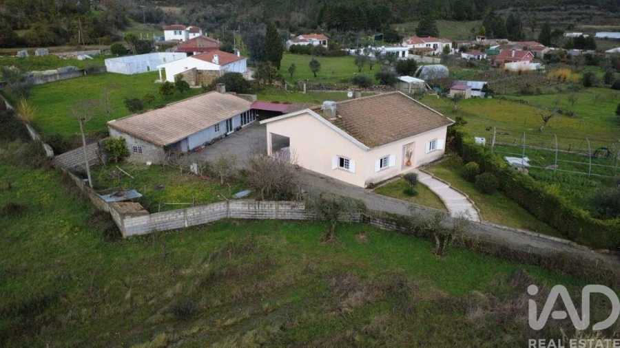 Moradia T3 para Venda em Lamas Foto 36