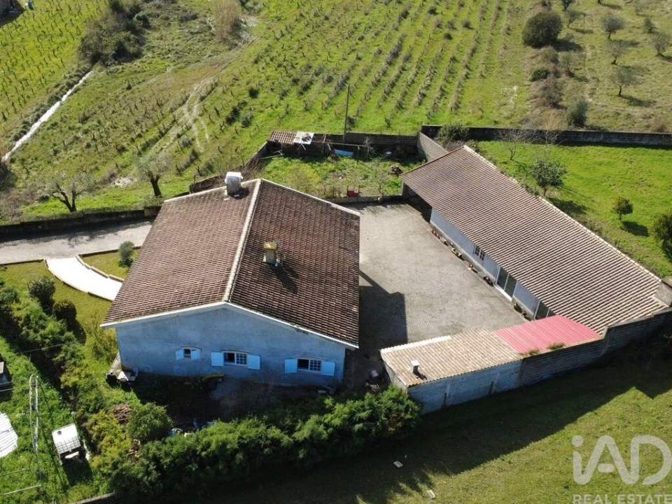 Moradia T3 para Venda em Lamas Foto 39