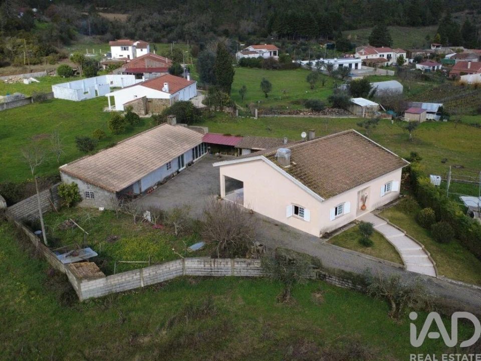 Moradia T3 para Venda em Lamas Foto 37