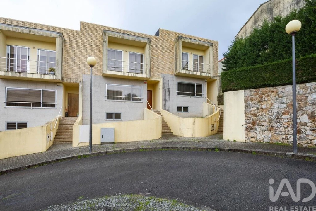 Moradia T4 para Venda em Alfena Foto 30