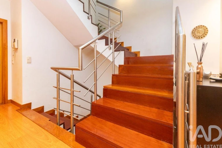 Moradia T4 para Venda em Alfena Foto 13