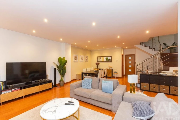 Moradia T4 para Venda em Alfena Foto 2