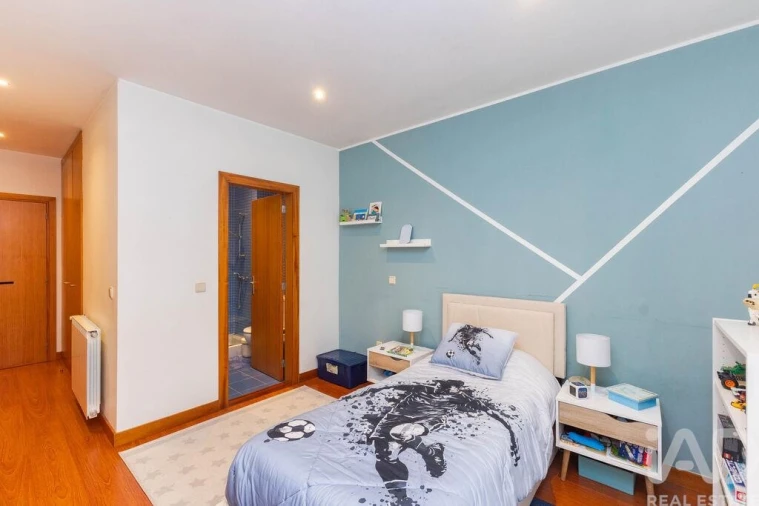 Moradia T4 para Venda em Alfena Foto 19