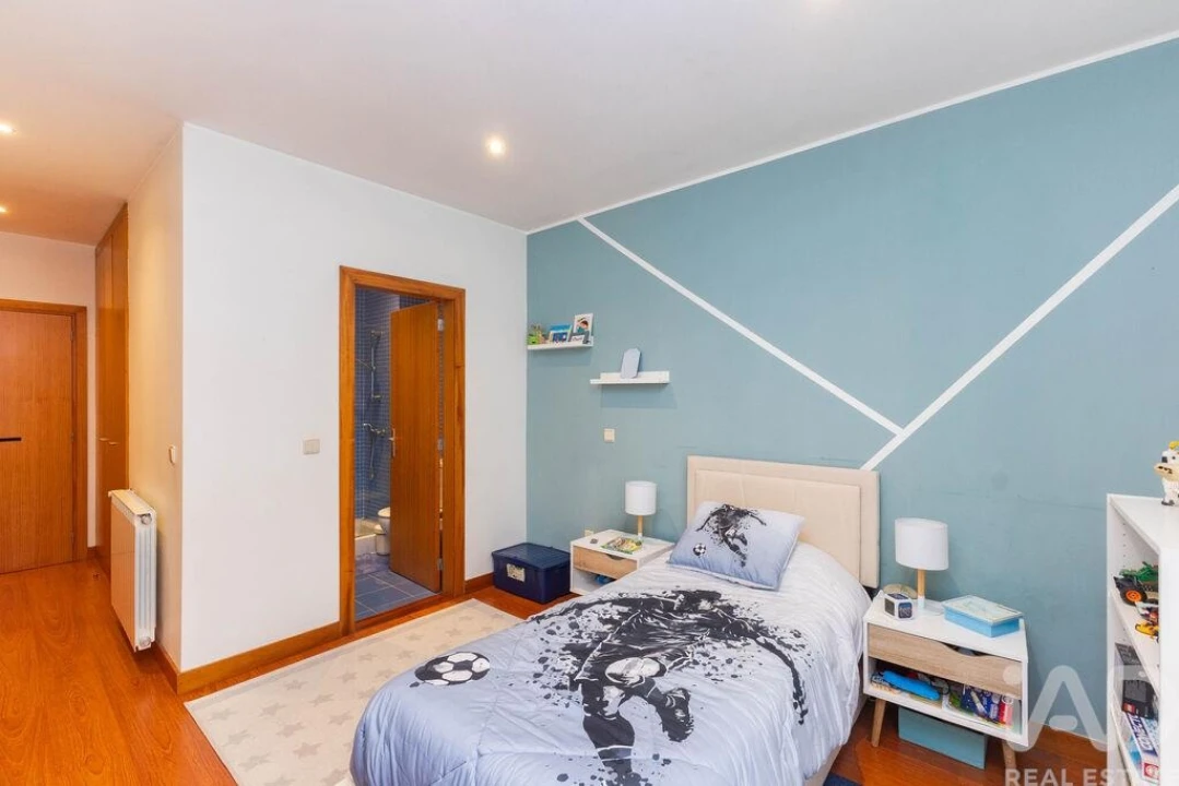 Moradia T4 para Venda em Alfena Foto 19