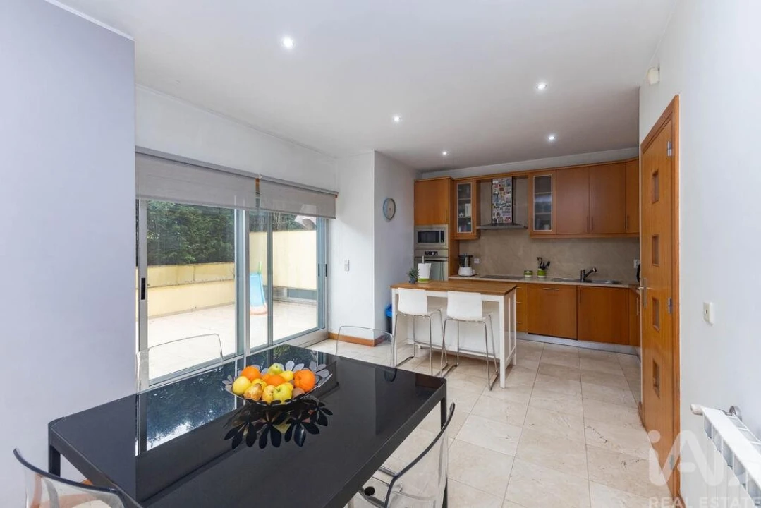 Moradia T4 para Venda em Alfena Foto 6