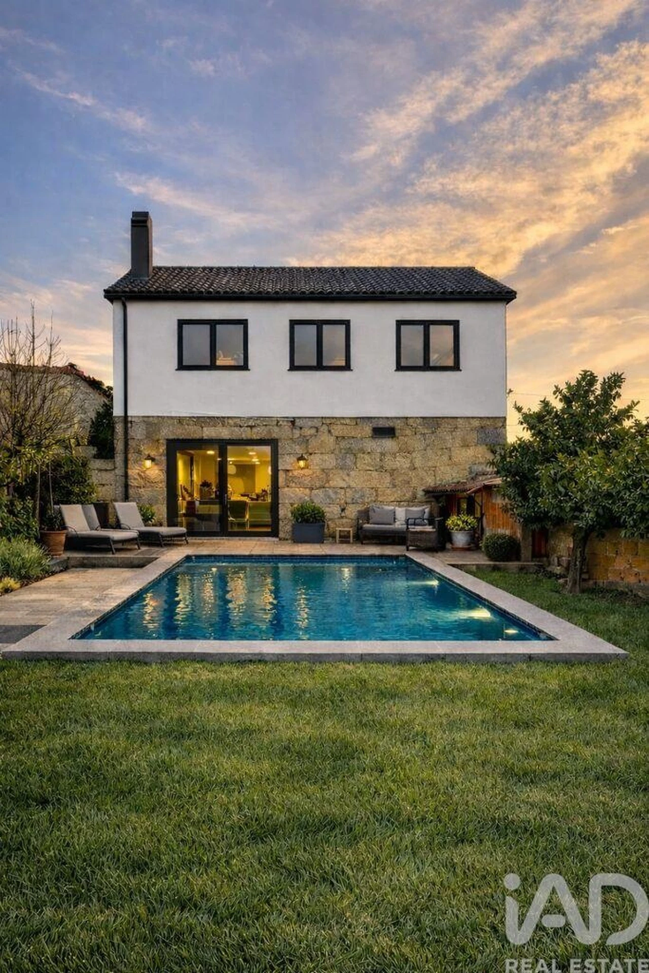 Moradia T2 para Venda em Covas e Vila Nova de Oliveirinha Foto 3