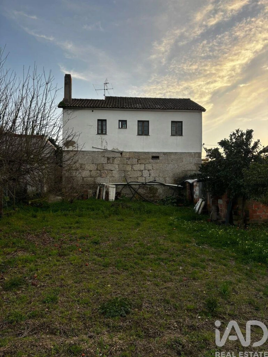 Moradia T2 para Venda em Covas e Vila Nova de Oliveirinha Foto 4