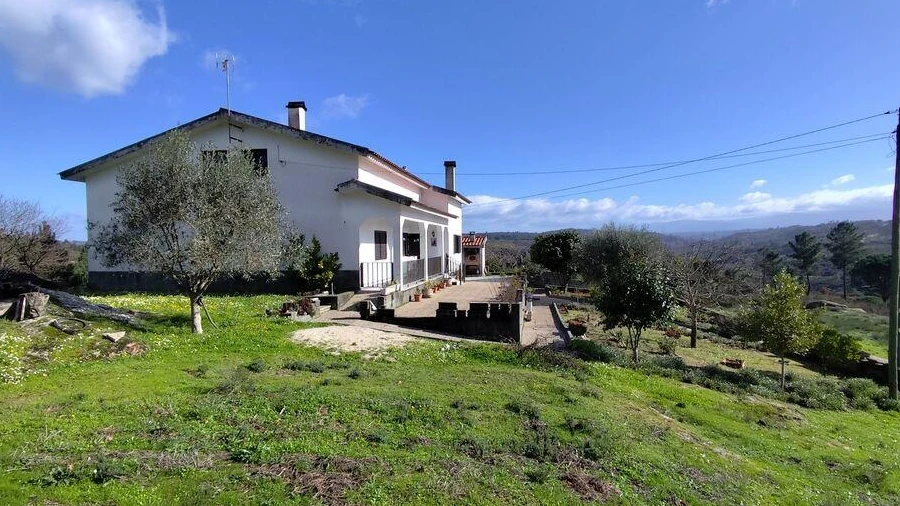 Quinta T4 para Venda em Midões