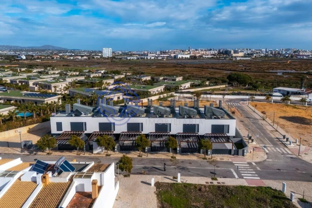 Moradia T4 para Venda em Montenegro Foto 54