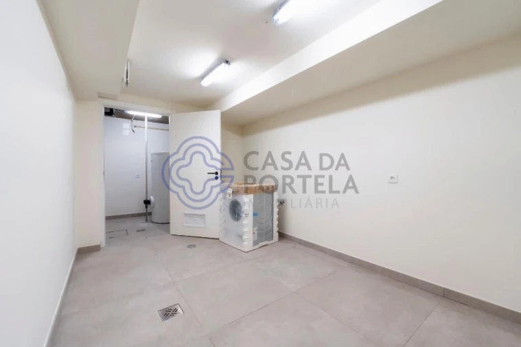 Moradia T4 para Venda em Montenegro Foto 46