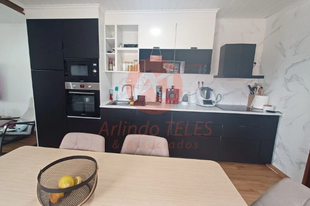 Moradia T2 para Venda em Santo Amaro Foto 7