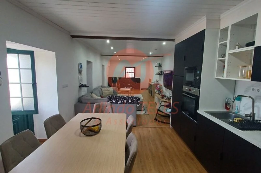 Moradia T2 para Venda em Santo Amaro Foto 5