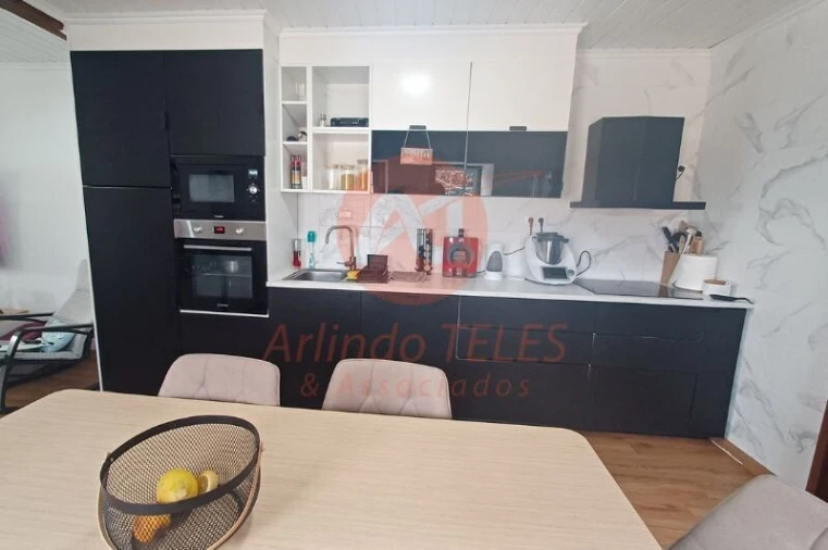 Moradia T2 para Venda em Santo Amaro Foto 7