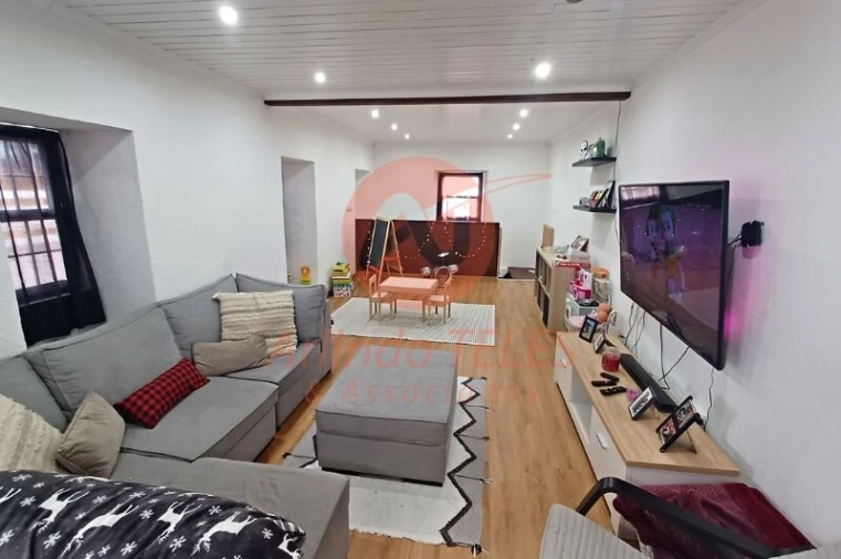 Moradia T2 para Venda em Santo Amaro Foto 3