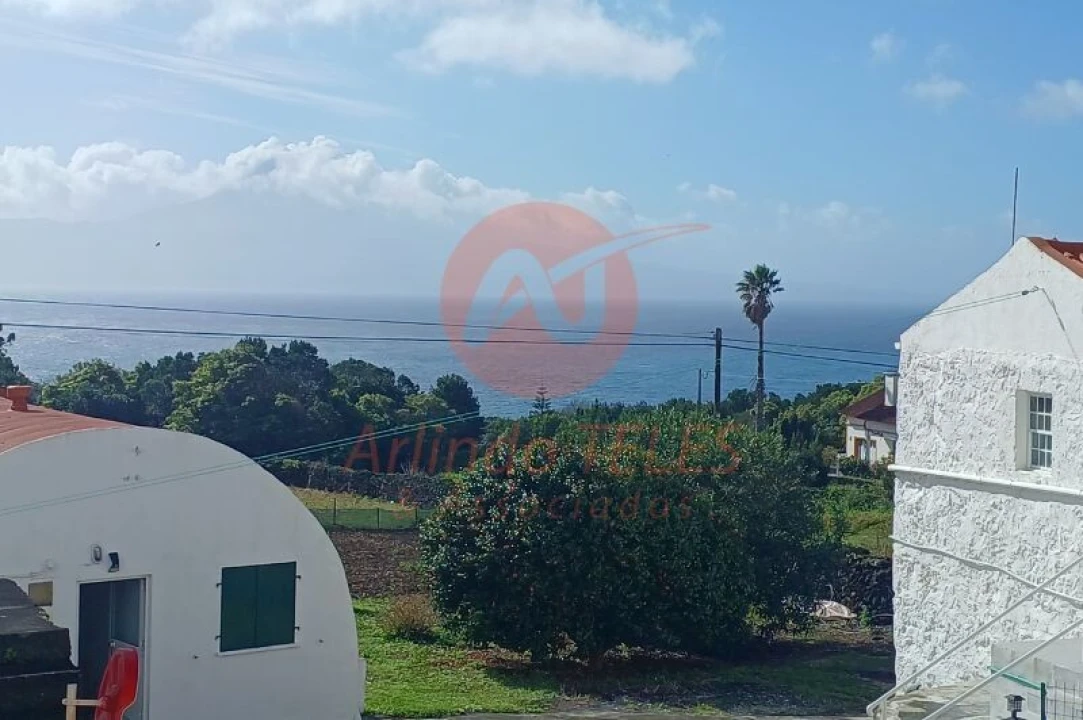 Moradia T2 para Venda em Santo Amaro Foto 2