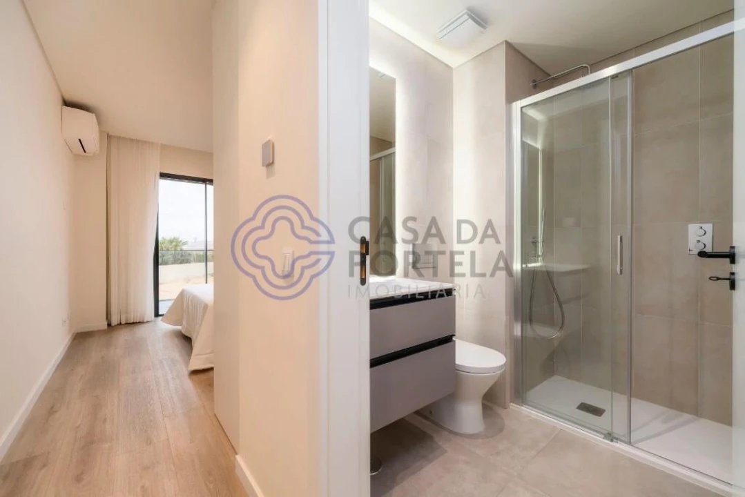 Moradia T4 para Venda em Montenegro Foto 19