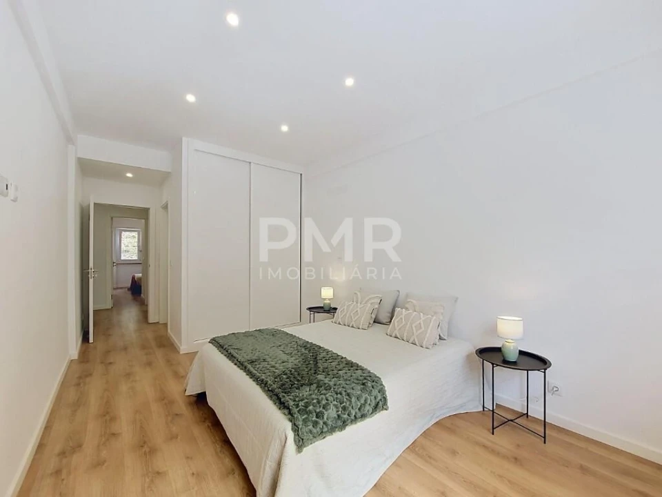 Apartamento T2 para Venda em Benfica Foto 14