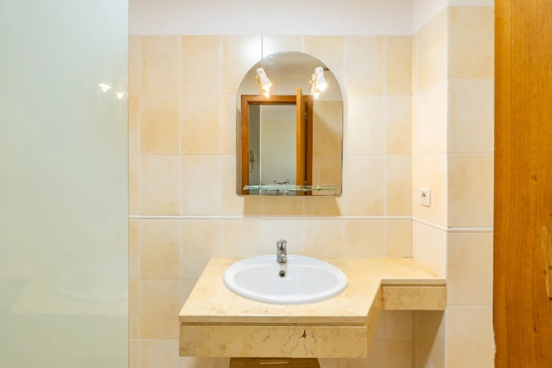 Apartamento T2 para Venda em Caniço Foto 22