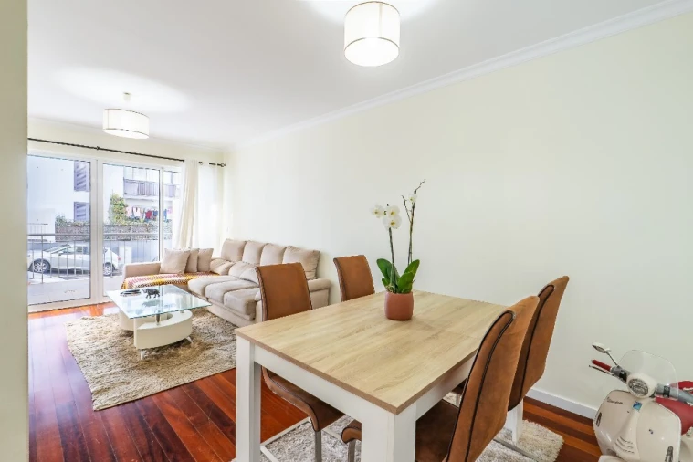 Apartamento T2 para Venda em Caniço Foto 2