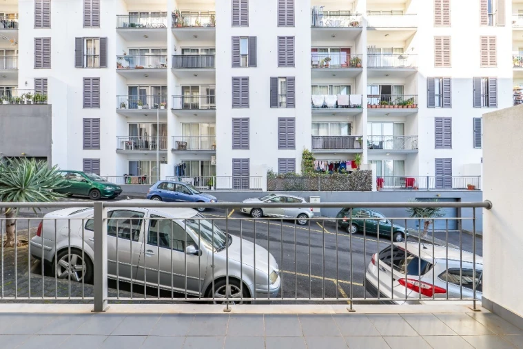 Apartamento T2 para Venda em Caniço Foto 10