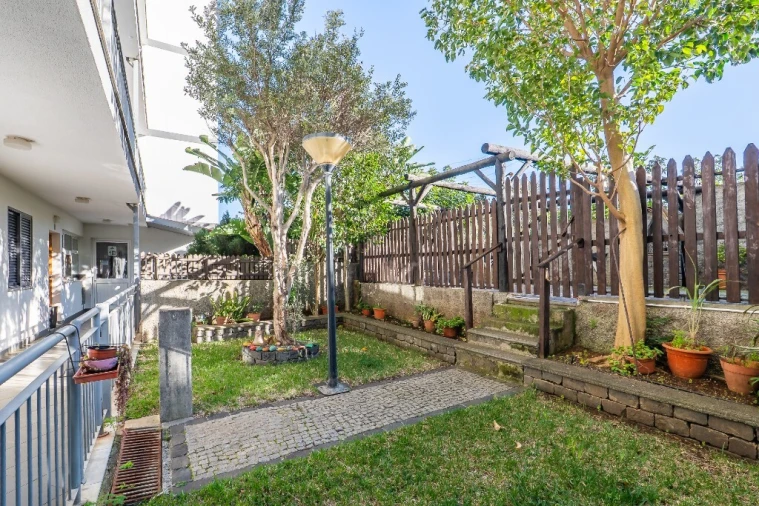 Apartamento T2 para Venda em Caniço Foto 38