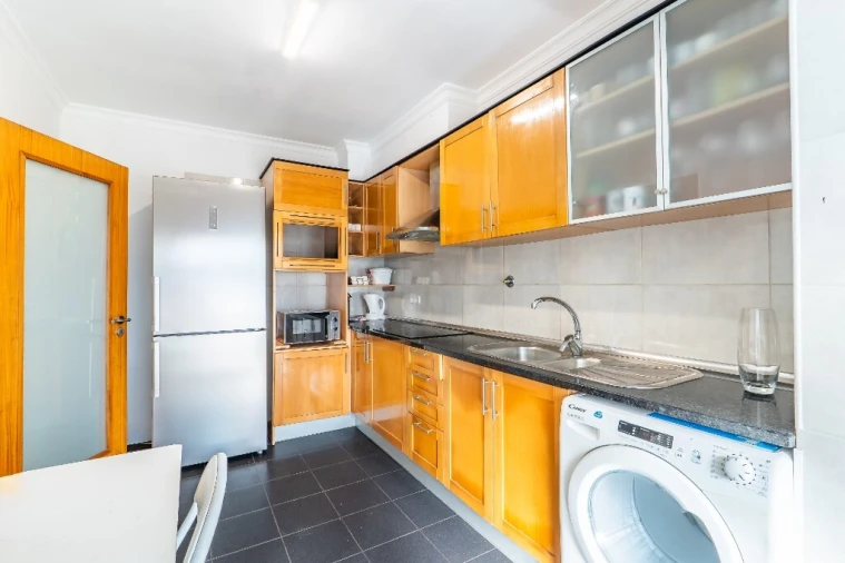Apartamento T2 para Venda em Caniço Foto 30