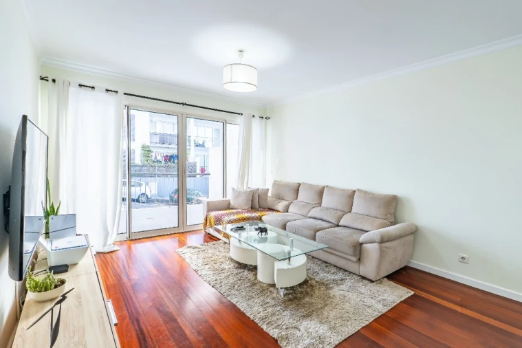 Apartamento T2 para Venda em Caniço Foto 4