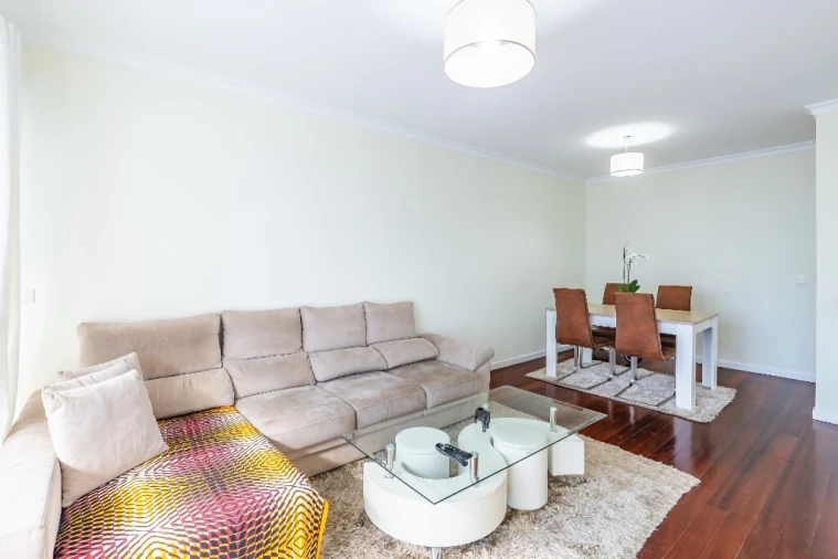 Apartamento T2 para Venda em Caniço Foto 7