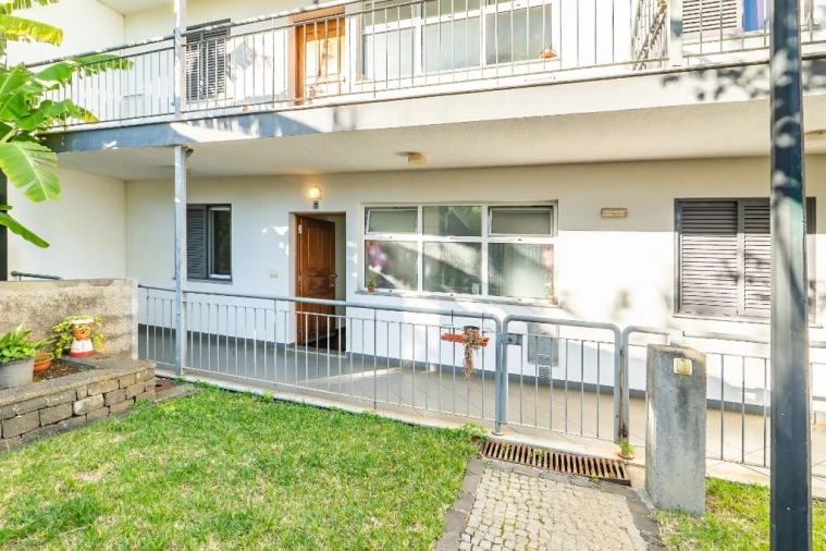 Apartamento T2 para Venda em Caniço Foto 42