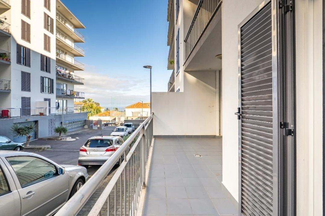 Apartamento T2 para Venda em Caniço Foto 9