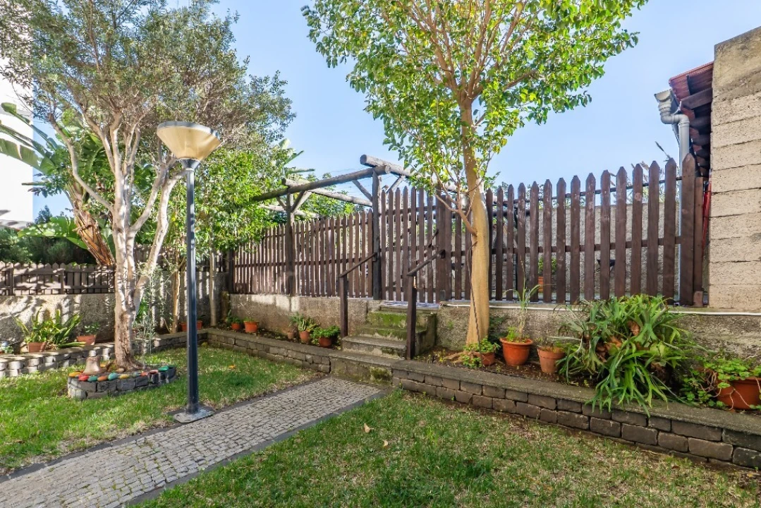 Apartamento T2 para Venda em Caniço Foto 39