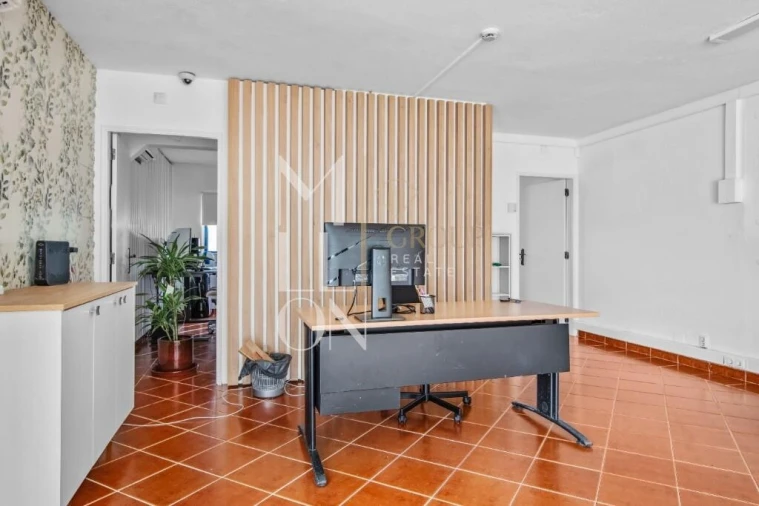 Prédio para Venda em Alvor Foto 2