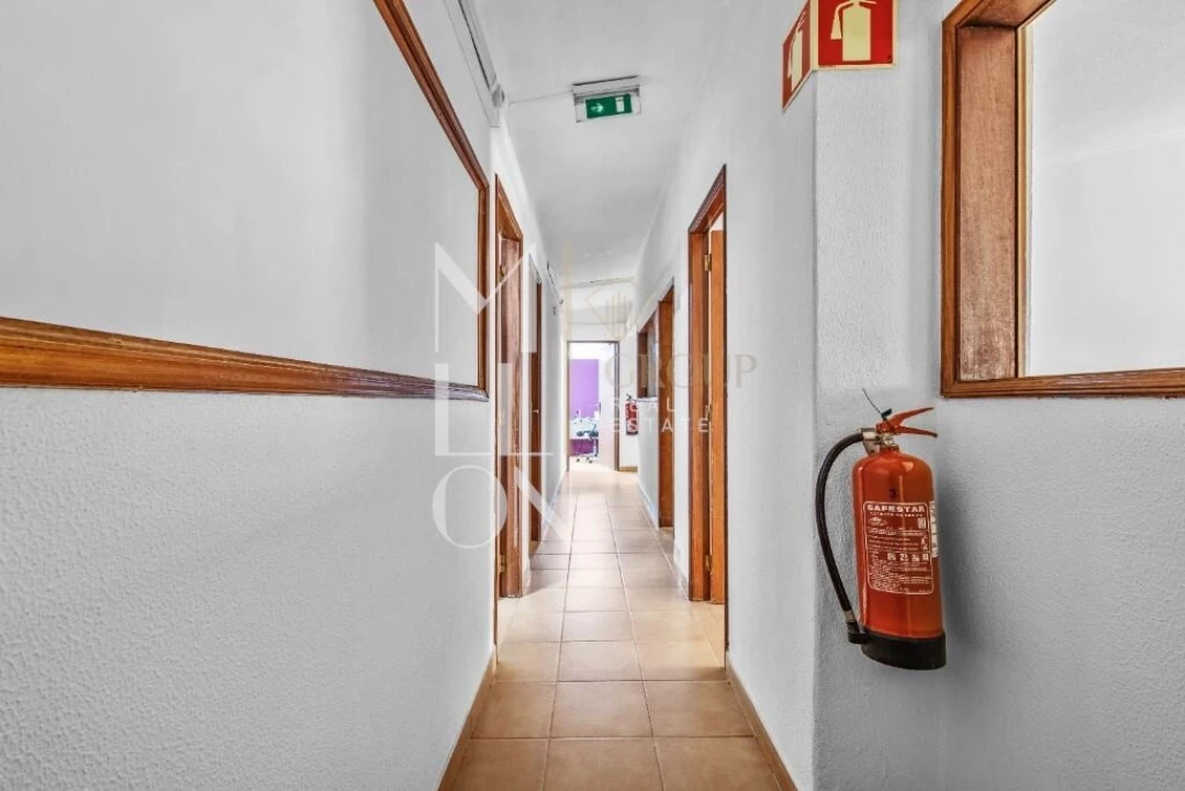 Prédio para Venda em Alvor Foto 5