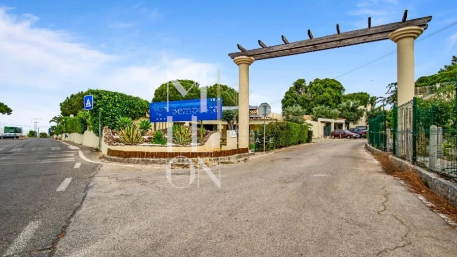 Prédio para Venda em Alvor