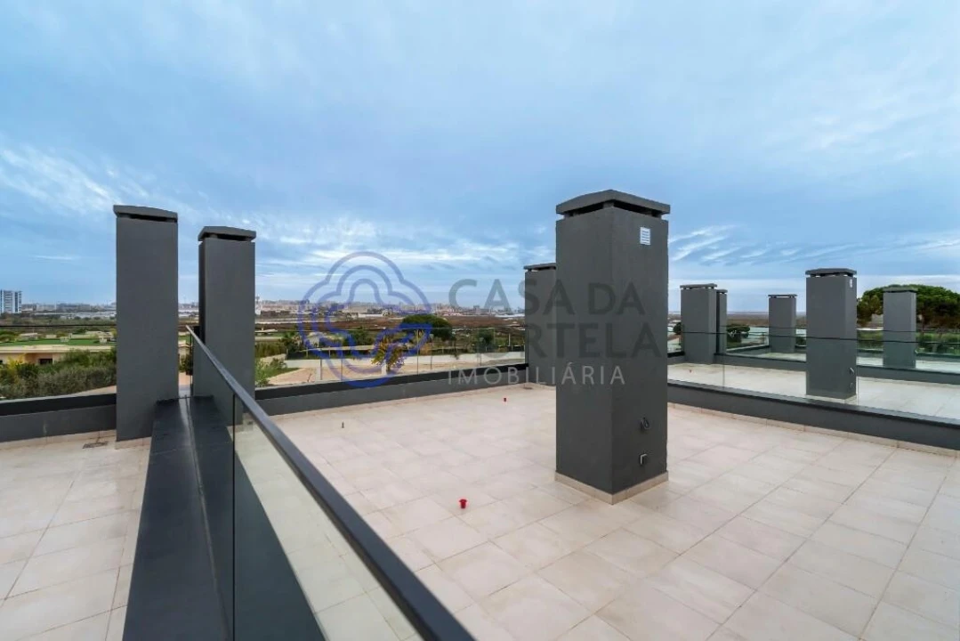 Moradia T4 para Venda em Montenegro Foto 68