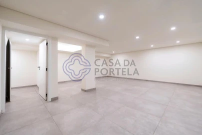 Moradia T4 para Venda em Montenegro