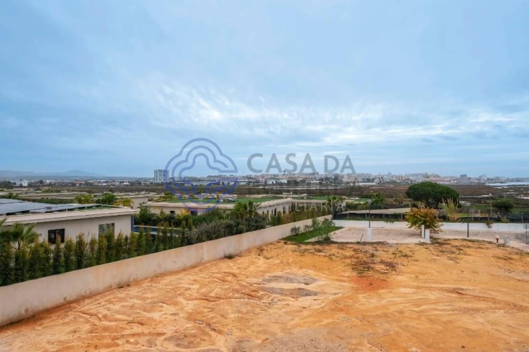 Moradia T4 para Venda em Montenegro Foto 63